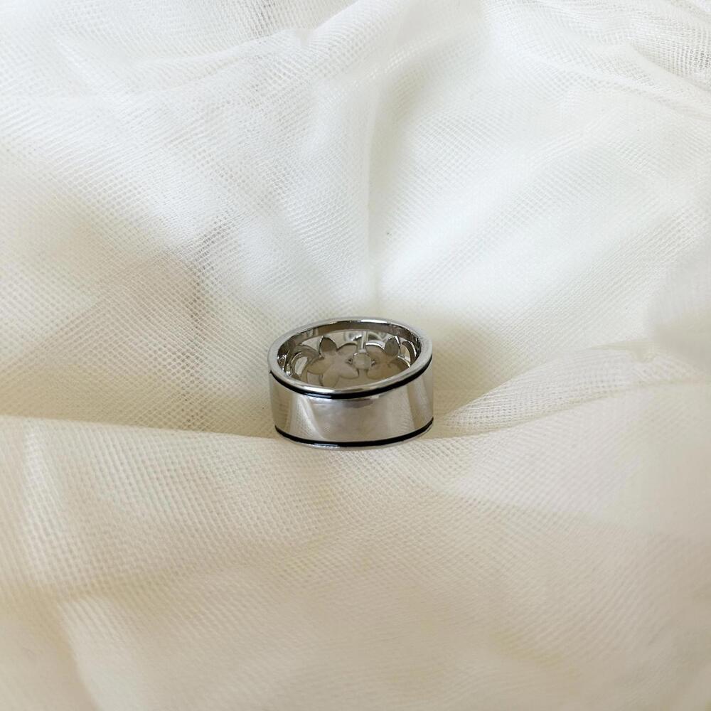 Silver Plated Hawaiian Floral Hawaiian Heirloom Cutout Big CZ Ring Size 12 - Picture 5 of 5